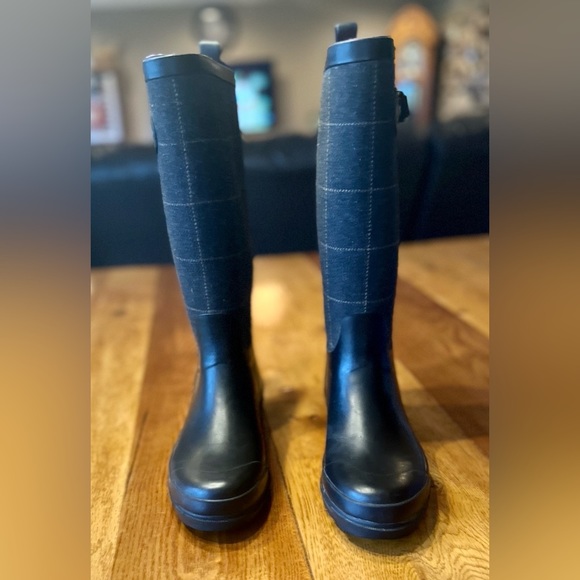 Tommy Hilfiger Shoes - Hilfiger Women Pink Black Plaid Rubber Flannel Rain Boots Size 6, CLEAN